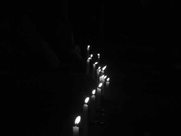 velas_blanco_y_negro.jpg