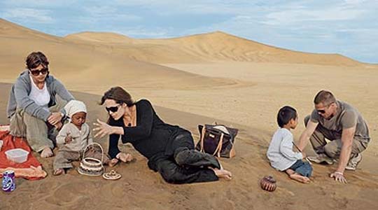 brad-angelina-baby-africa.jpg