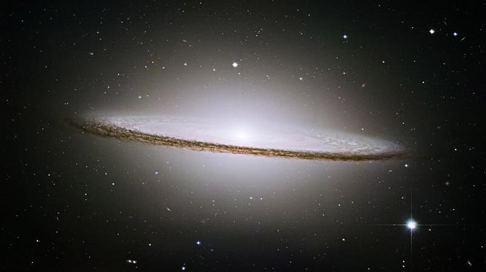 galaxia_del_sombrero.jpg
