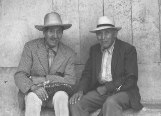 20051226015923_ancianos.jpg