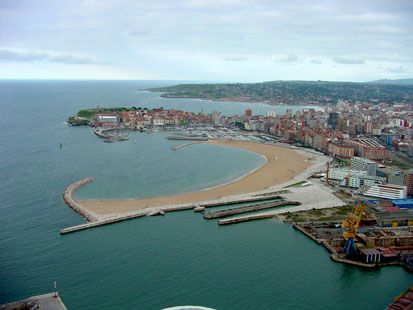 Playa_de_poniente.jpg