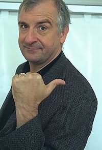 douglas-adams-mette-moller-200x295.jpg