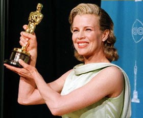 kim_basinger_oscar.jpg