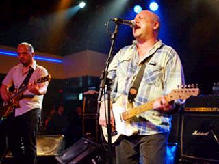 Las dos guitarras de Pixies chillando otra vez