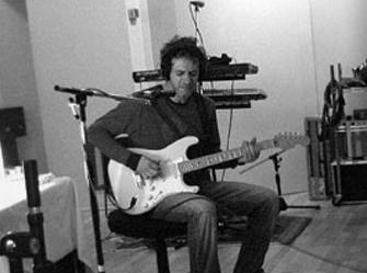 Cerati en el estudio de grabación... cerati_grabando.jpg
