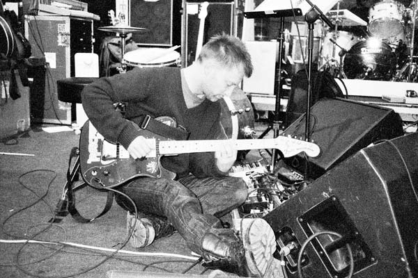 Thom Yorke en las sesiones del nuevo disco de RH thomyorkeinstudio.jpg