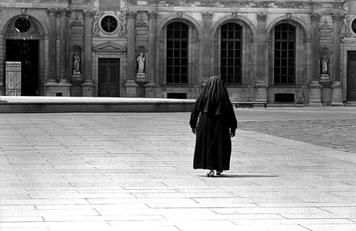 1Nun@Louvre-1.jpg