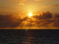 Cae el sol . . . 